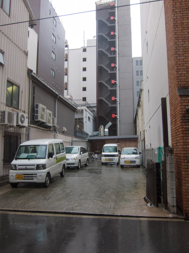 H27新設保育所紹介 2 Ypc保育園 西区 訂正 公園には多数の児童用遊具がありました よどきかく