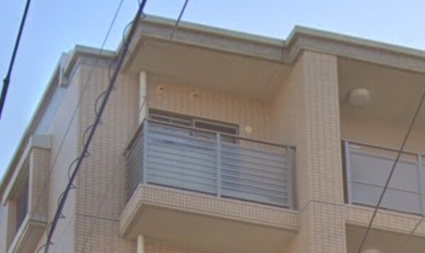 マンション6階ベランダから3歳女児が転落死　柵部分の格子に足を掛けた　福岡市早良区